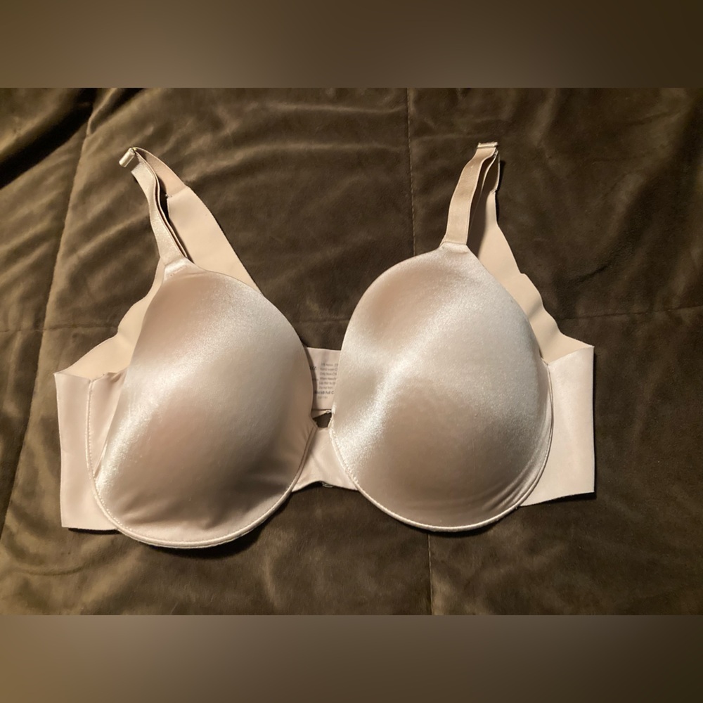 Soma brand, size 38D, vanishing back full coverage bra